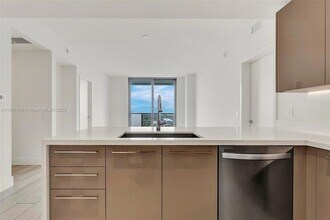 2000 Metropica Wy, Unit 2307 in Sunrise, FL - Building Photo - Building Photo