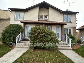 11111-11126 26 Ave NW in Edmonton, AB - Building Photo