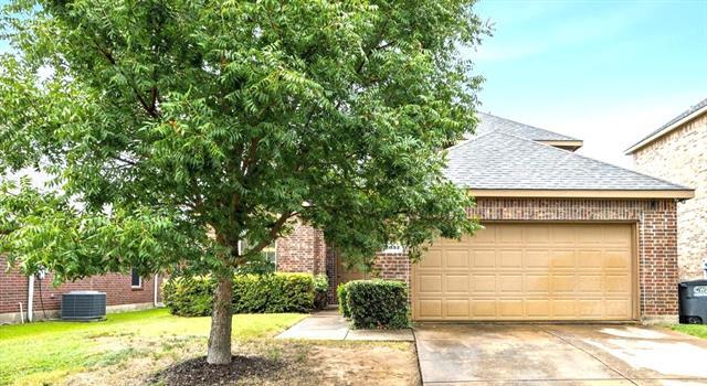 2032 Meadow View Dr in Princeton, TX - Building Photo - Building Photo