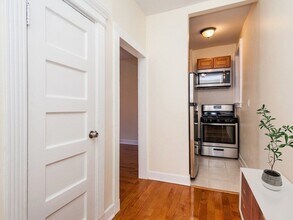 65 Burbank St, Unit 2 in Boston, MA - Building Photo - Building Photo