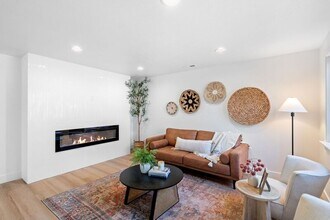 4916 NE Alberta Ct in Portland, OR - Building Photo - Building Photo