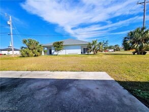 943 Skyline Blvd in Cape Coral, FL - Building Photo - Building Photo