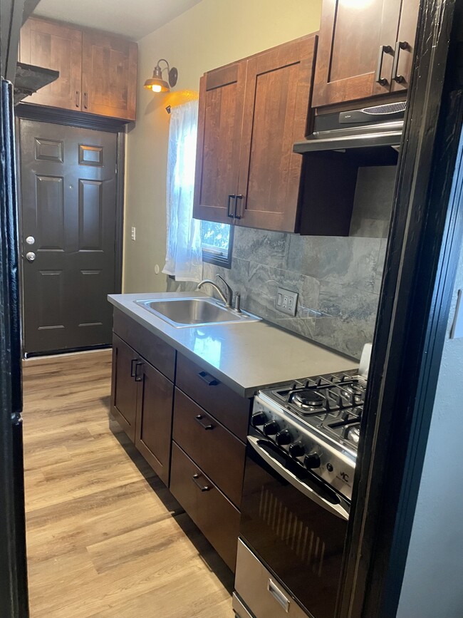 1829 E 7th St, Unit Downstairs Back