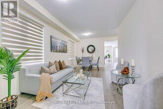 328 Valleyway Dr in Brampton, ON - Building Photo - Building Photo