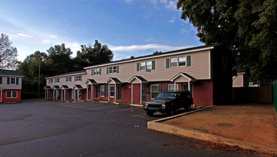 Key Street Apartments in Charlotte, NC - Building Photo - Building Photo