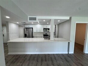 7081 Environ Blvd in Lauderhill, FL - Building Photo - Building Photo