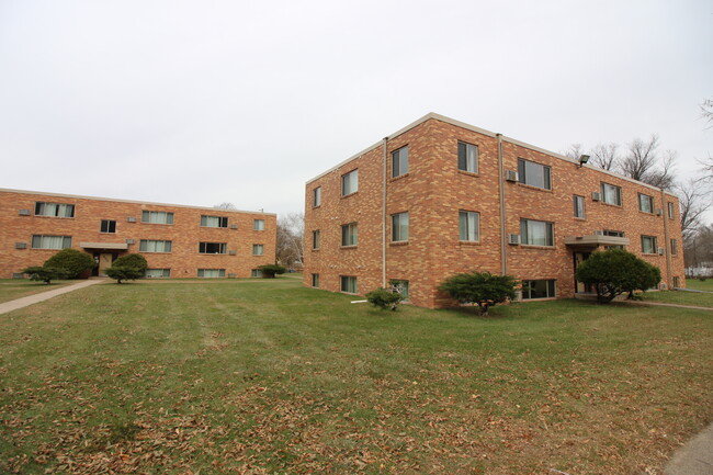 Lakeview Manor Apartments