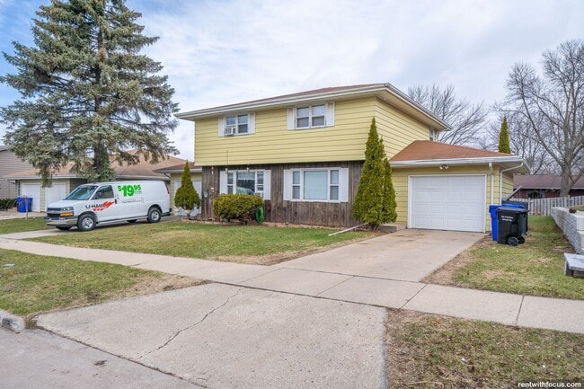 property at 1500 W Pershing St