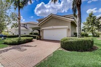 3585 Malagrotta Cir in Cape Coral, FL - Foto de edificio - Building Photo