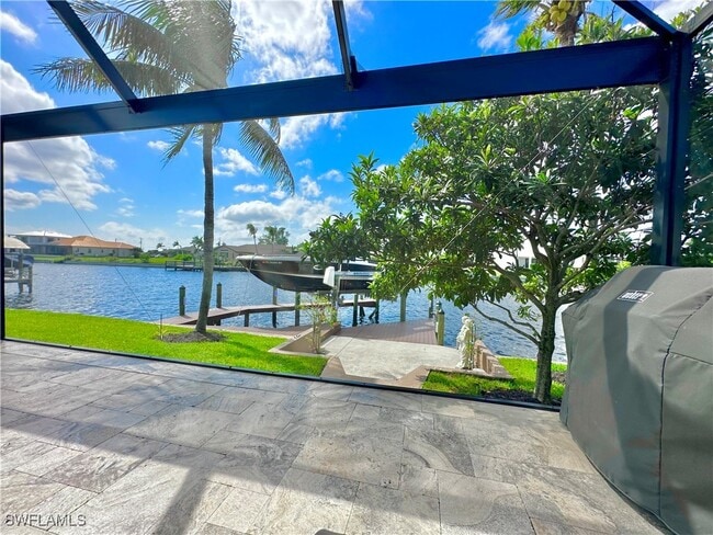 2544 SW 28th Pl in Cape Coral, FL - Foto de edificio - Building Photo