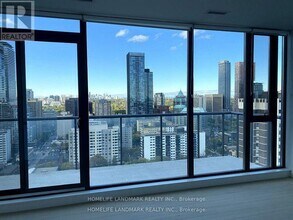 81 Wellesley St E in Toronto, ON - Building Photo - Building Photo