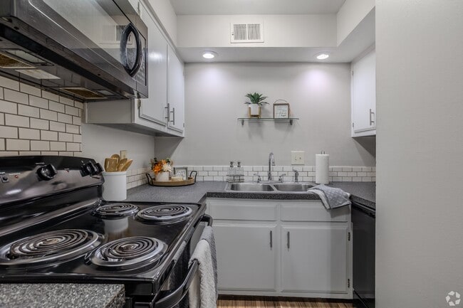 Somerford Square Apartments in Lancaster, OH - Foto de edificio - Building Photo