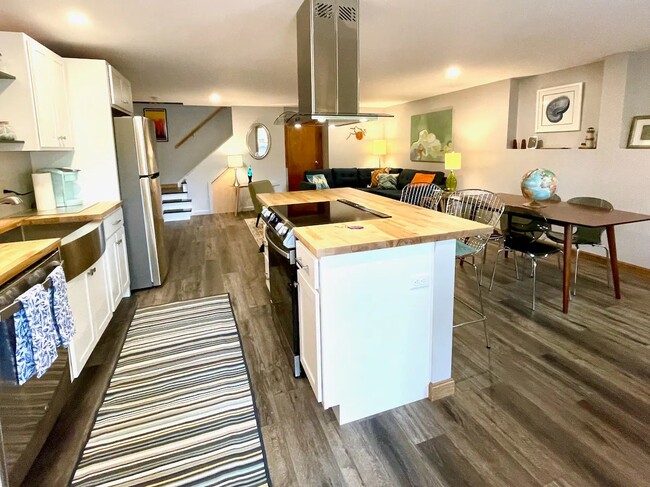 61 Cumberland St in Brunswick, ME - Building Photo - Building Photo