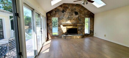 76 Havemeyer Ln in Greenwich, CT - Building Photo - Building Photo