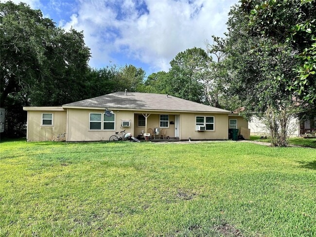 property at 1729 Scott St