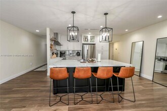 16509 Fox Den Ct in Miami Lakes, FL - Building Photo - Building Photo