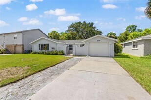 6120 Westport Dr in Port Richey, FL - Building Photo