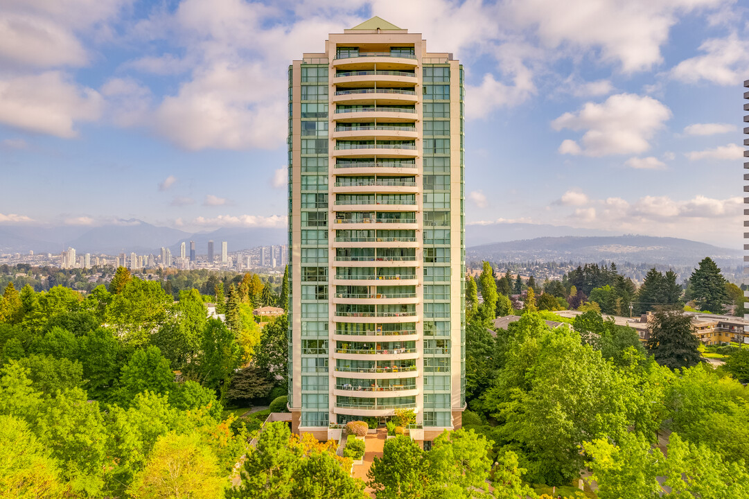 Paramount in Burnaby, BC - Building Photo