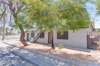 312 E Tonopah Ave in North Las Vegas, NV - Building Photo - Building Photo