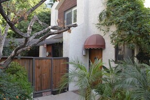 1244 Valley View Rd, Unit 115 in Glendale, CA - Building Photo
