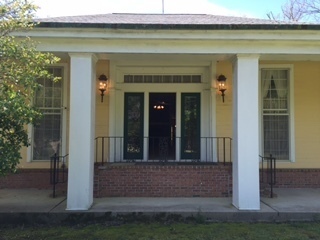 35 Peachtree Dr in Seale, AL - Building Photo