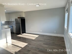 975 Bradner Rd in Abbotsford, BC - Building Photo - Building Photo