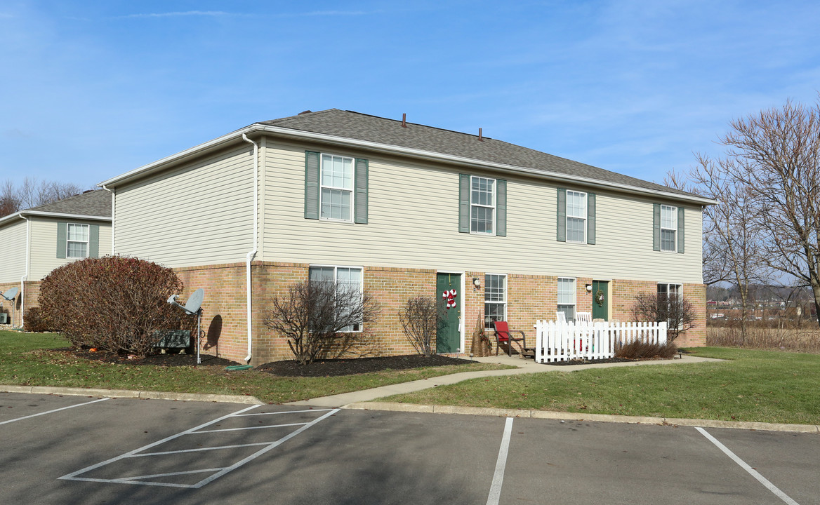 Fairoaks Apartments in Lancaster, OH - Building Photo