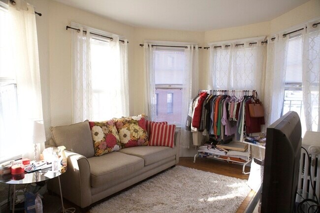 property at 28 Anderson St