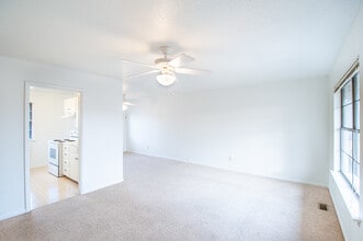 2104 Sycamore Pl in Springdale, AR - Building Photo - Building Photo
