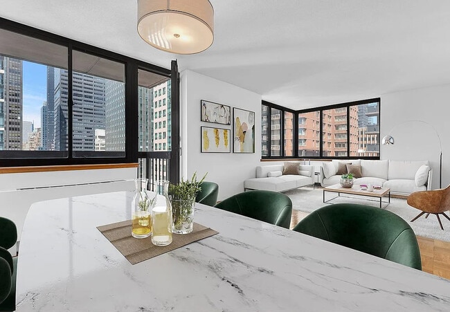 property at 250 E 40th St