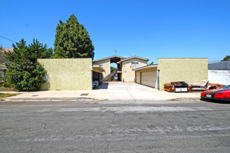 261st St Apartments in Harbor City, CA - Building Photo - Building Photo