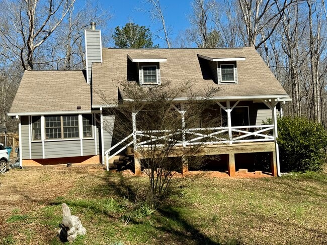 property at 945 Keys Ferry Rd