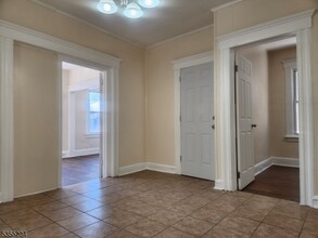 1025 Anna St in Elizabeth, NJ - Building Photo - Building Photo