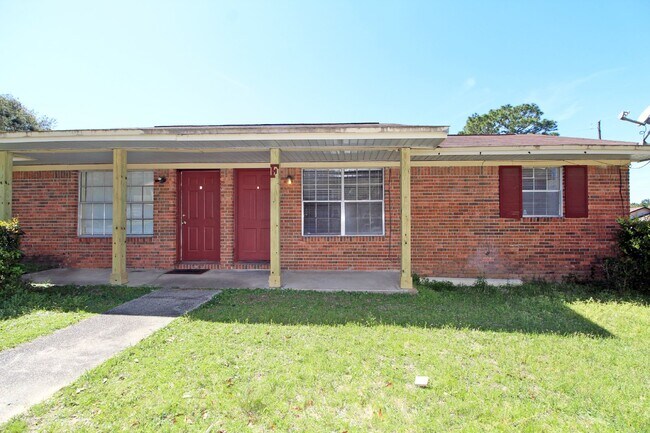 10151 Guidy Ln-Unit -F-2 in Pensacola, FL - Building Photo - Building Photo
