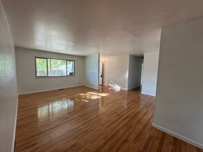 295 7th St in Fernley, NV - Building Photo - Building Photo