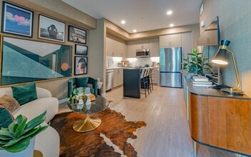 Marlowe Palomar Heights in Escondido, CA - Foto de edificio - Building Photo