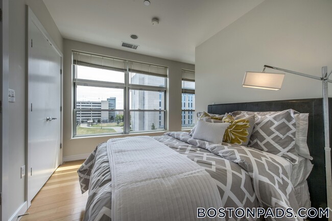 601 Albany St, Unit 601 in Boston, MA - Building Photo - Building Photo