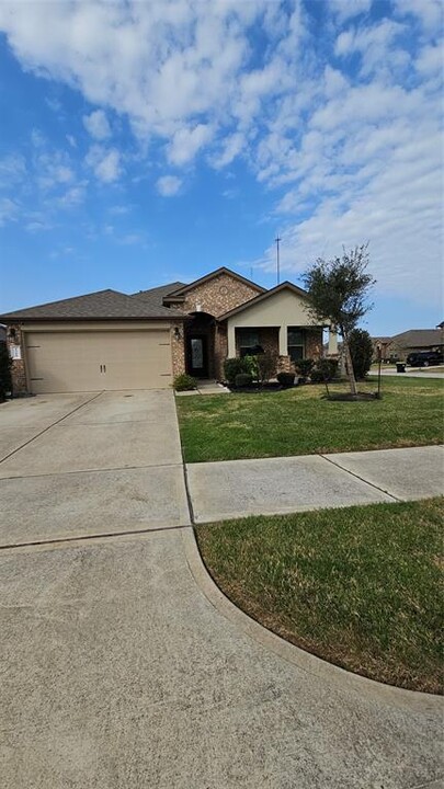 1310 Wheatland Terrace Ln in Missouri City, TX - Building Photo