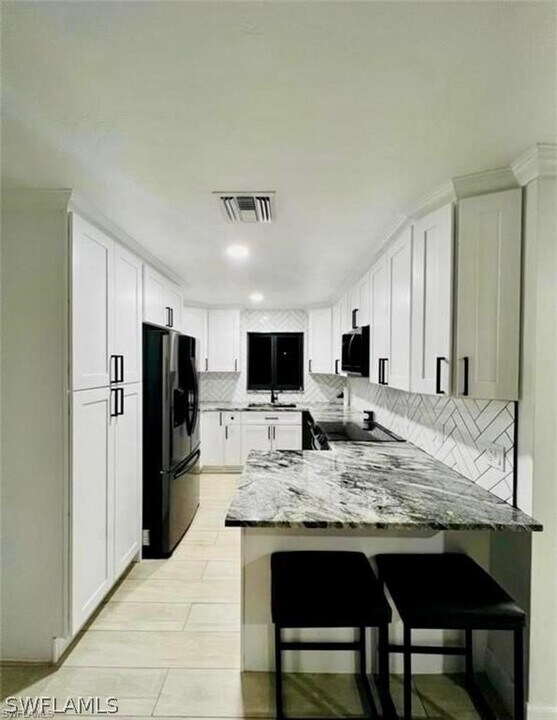 3650 1st Ave SW in Naples, FL - Building Photo