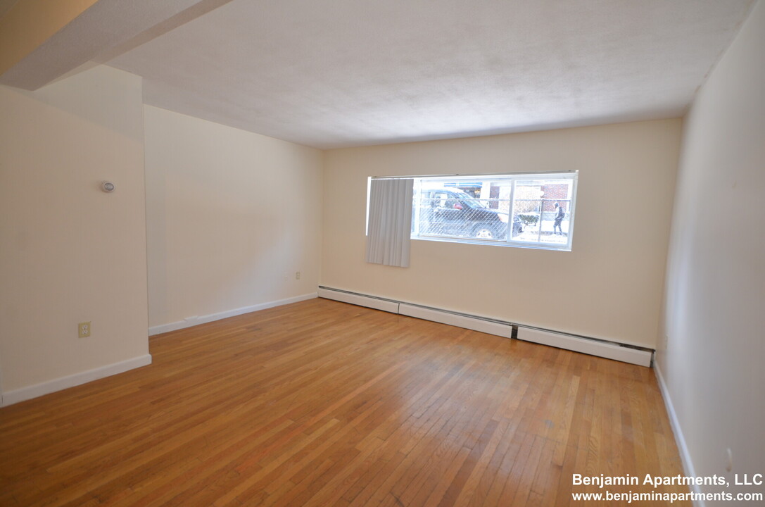 34 Gardner St, Unit 1 in Boston, MA - Building Photo