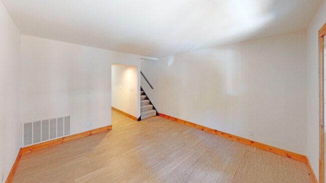 515 S Grand Ave W, Unit I in Springfield, IL - Foto de edificio - Building Photo