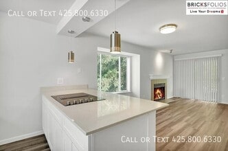 9912 NE 142nd Pl in Kirkland, WA - Building Photo - Building Photo