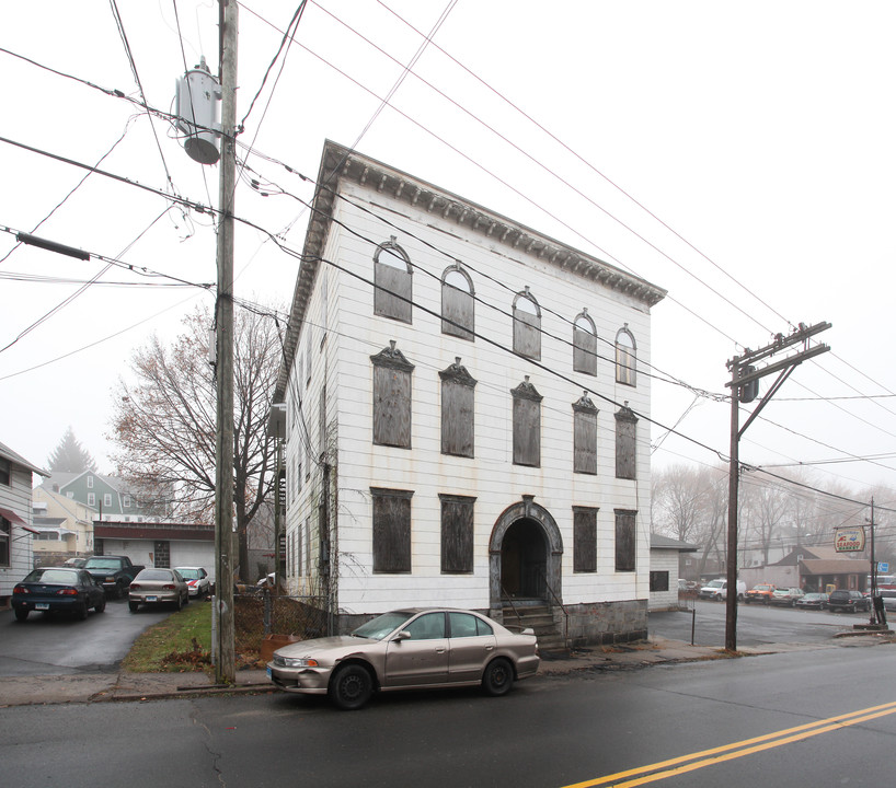 1005 Baldwin Ave in Waterbury, CT - Building Photo