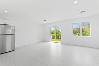 4498 SW Port St Lucie Blvd in Port St. Lucie, FL - Building Photo - Building Photo