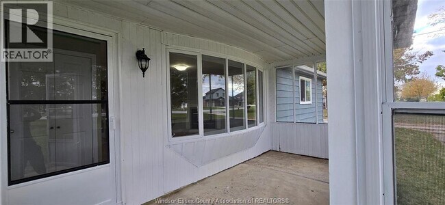 380 County Rd 2 in Lakeshore, ON - Building Photo - Building Photo