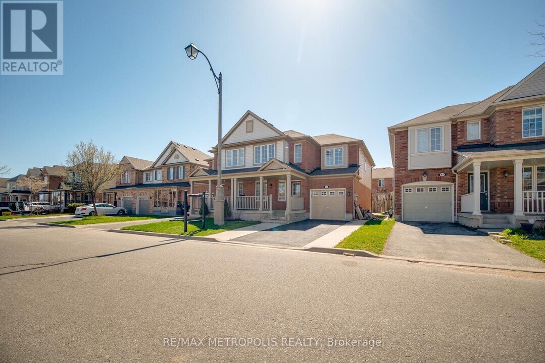 59 Tawnie Crescent in Brampton, ON - Building Photo
