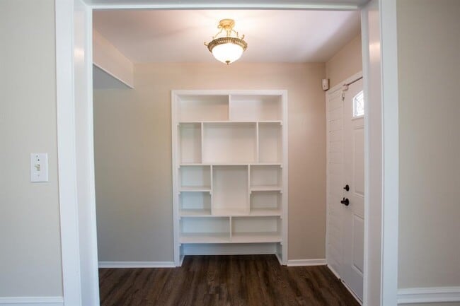 10404 Doering Ln in Austin, TX - Building Photo - Building Photo