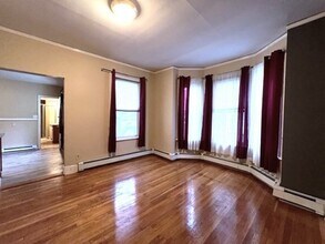 67 Concord Ave-Unit -2 in Somerville, MA - Foto de edificio - Building Photo