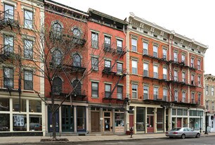 1307 Main St in Cincinnati, OH - Building Photo