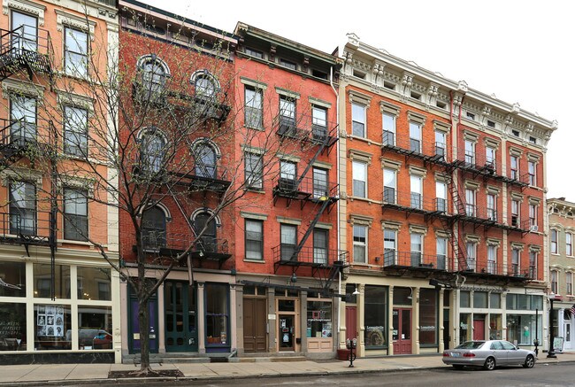 1307 Main St